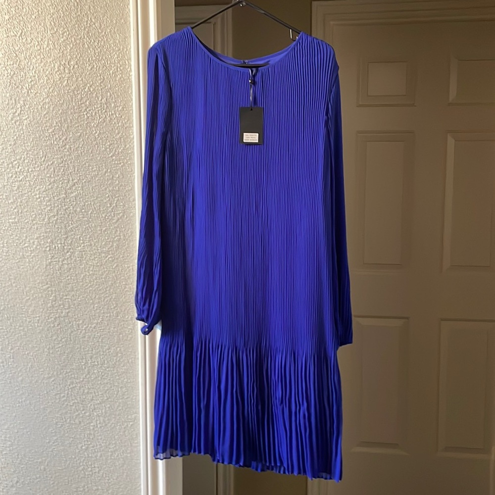 Long sleeve pleated midi dress